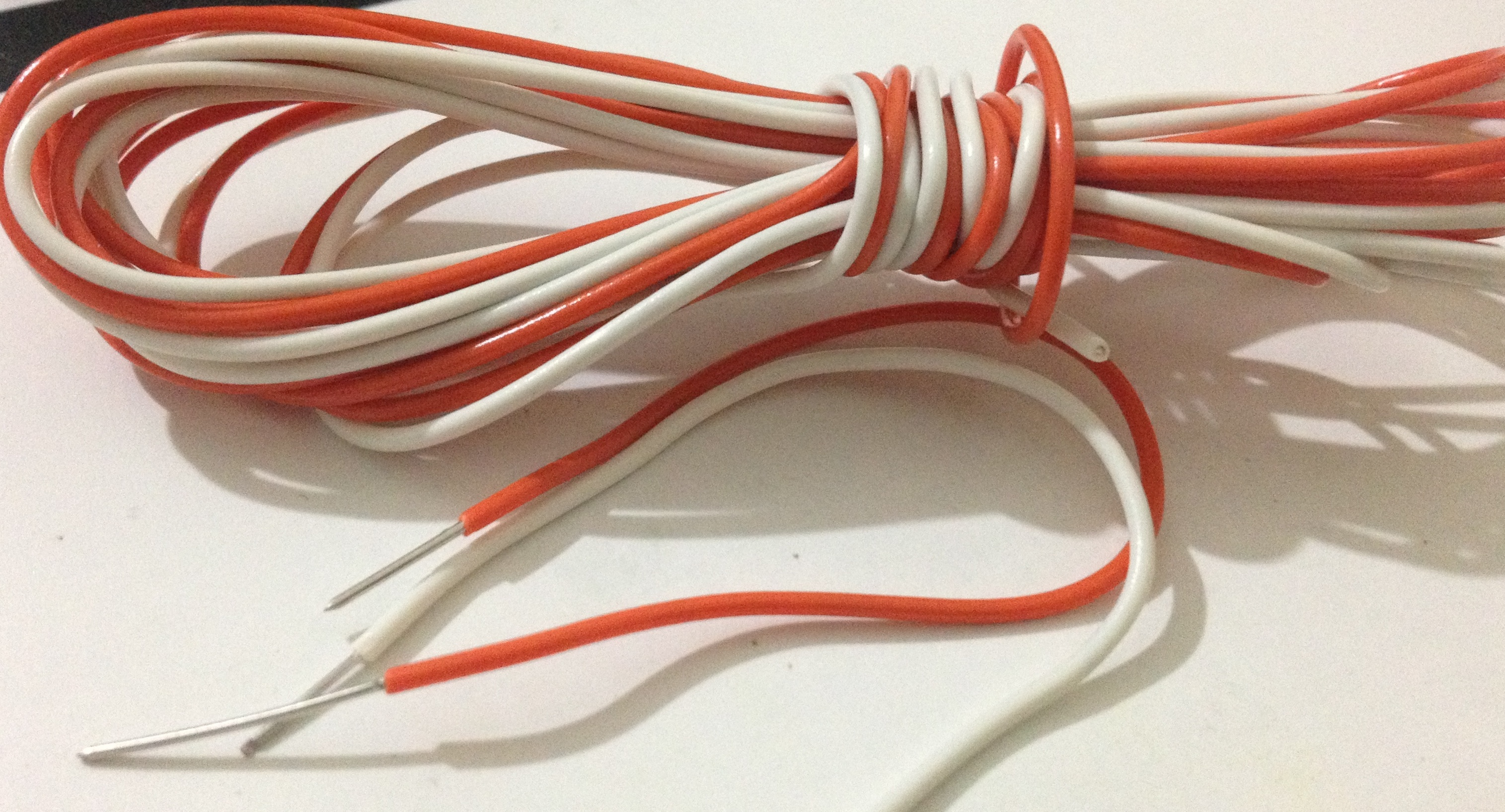 Cómo se llaman los cables que se conectan de los pines del Arduino al  protoboard, para programar los componentes? - Quora